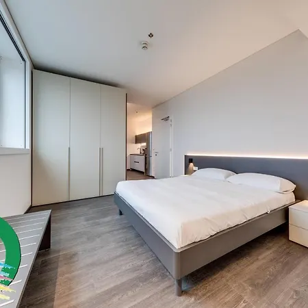 Sky Tower Apartmanhotel 5*